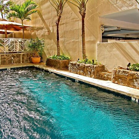 Equus Hotel Honolulu Exterior photo