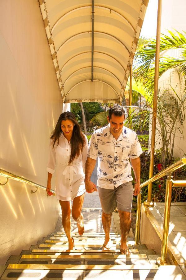 Equus Hotel Honolulu Exterior photo