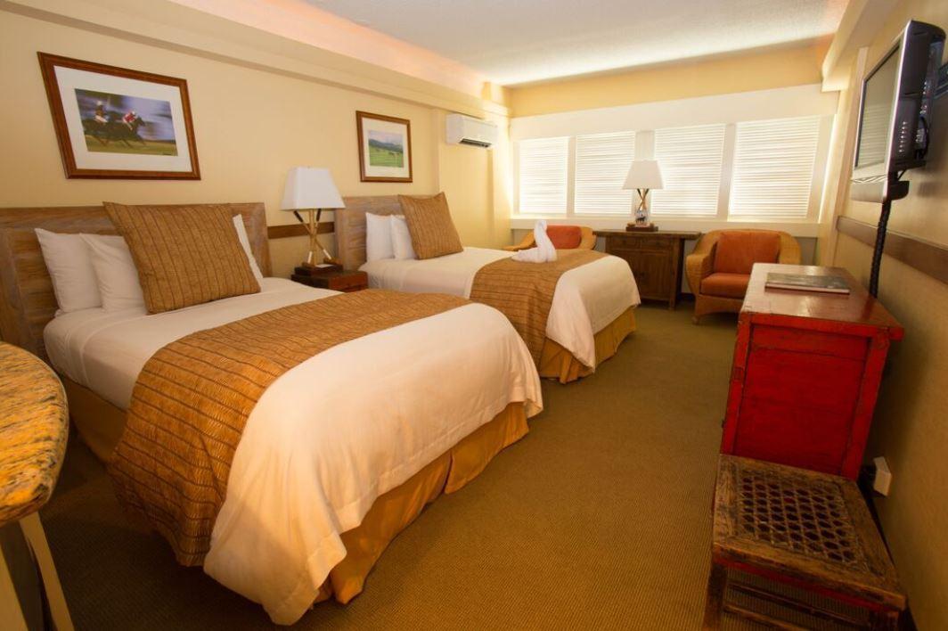 Equus Hotel Honolulu Exterior photo