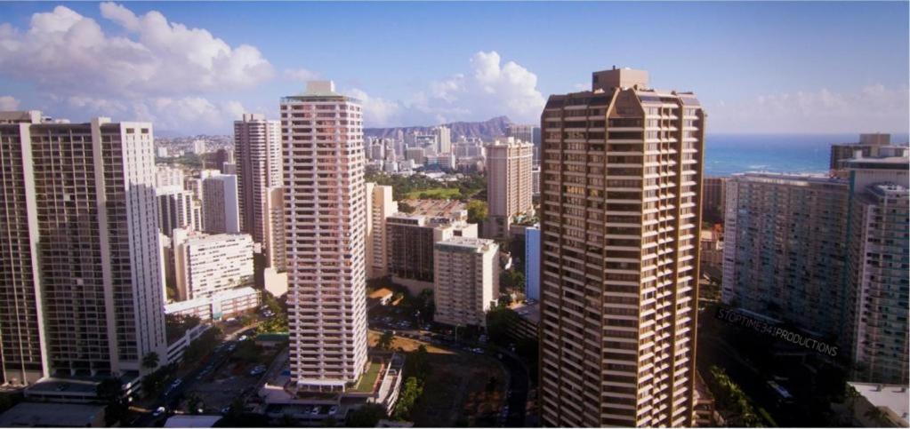 Equus Hotel Honolulu Exterior photo