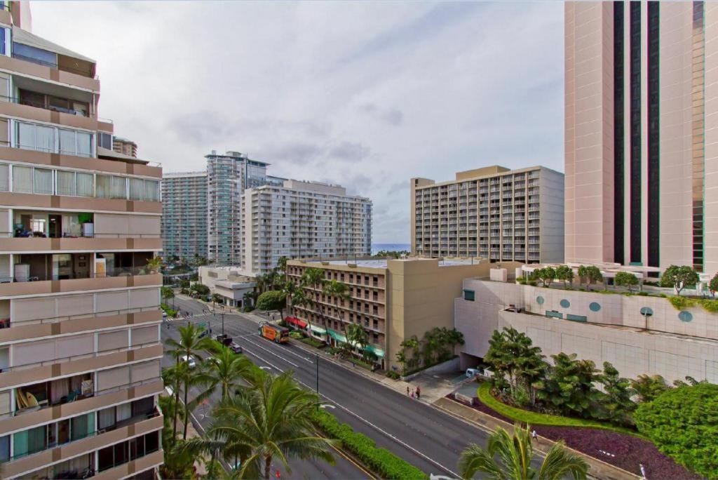 Equus Hotel Honolulu Exterior photo