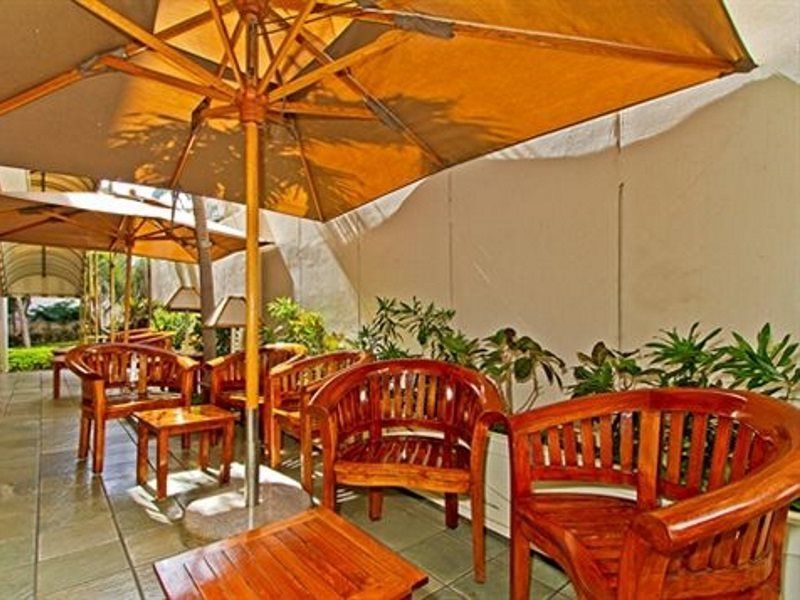 Equus Hotel Honolulu Exterior photo