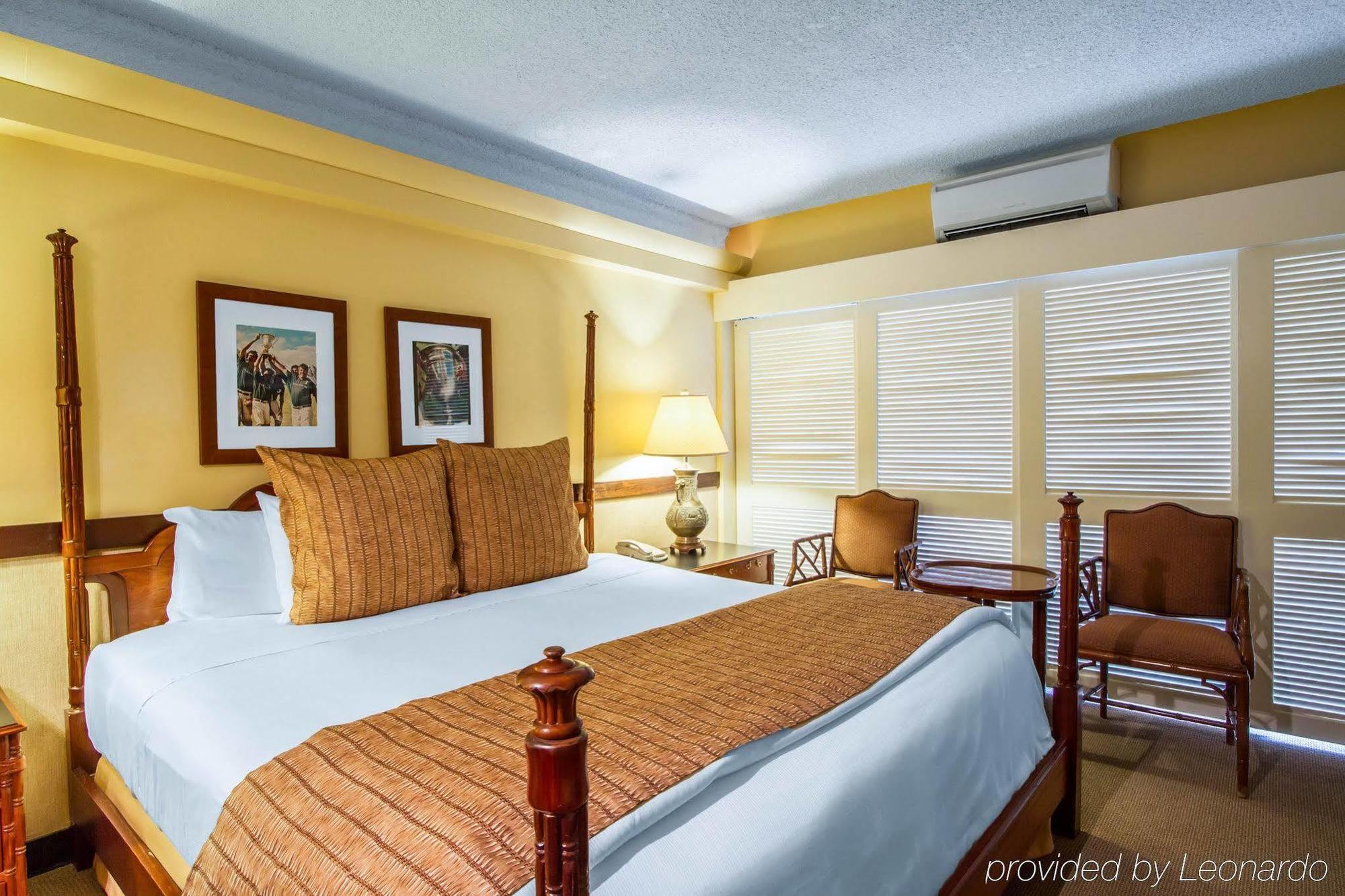 Equus Hotel Honolulu Exterior photo