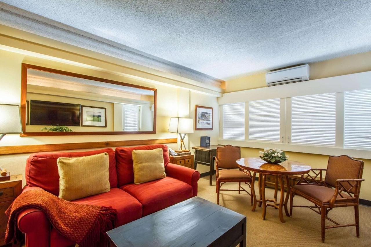 Equus Hotel Honolulu Exterior photo