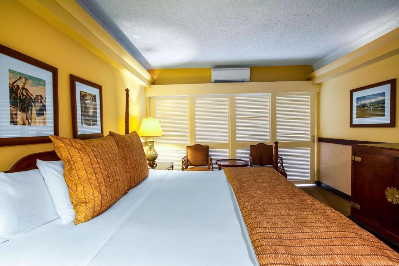 Equus Hotel Honolulu Exterior photo